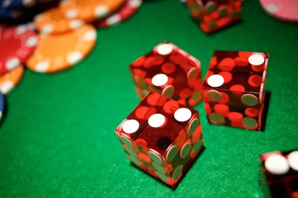 Mobile poker interface on Android and iOS Mobile poker interface on Android and iOS
